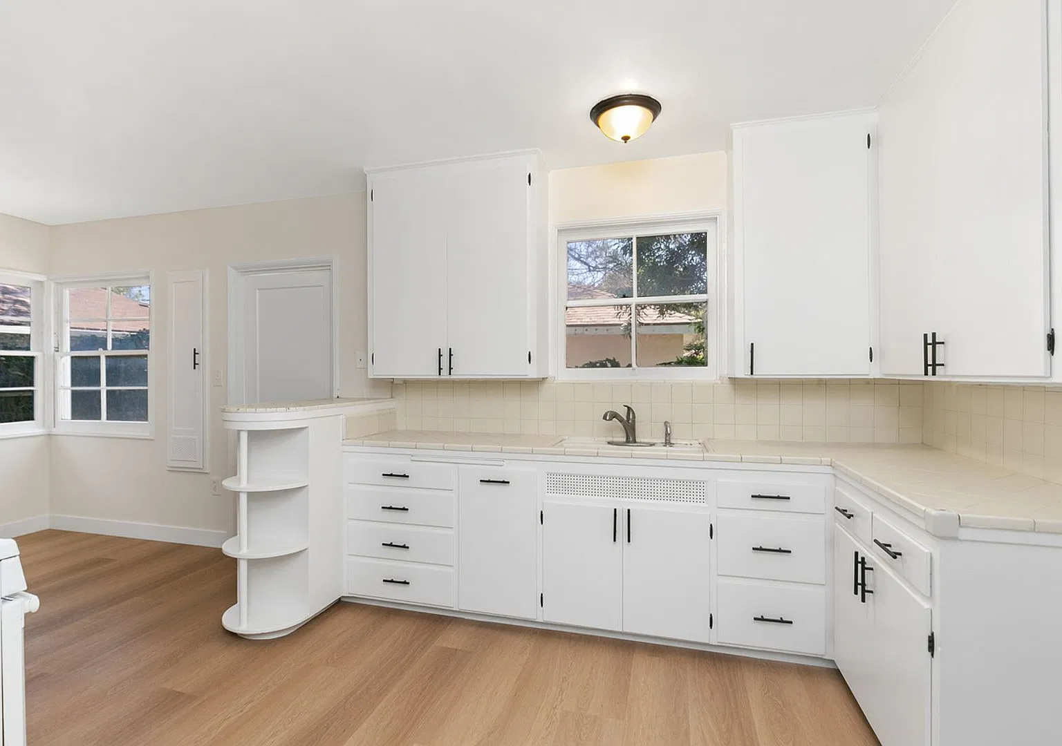 709 S Ross St — Photo 4