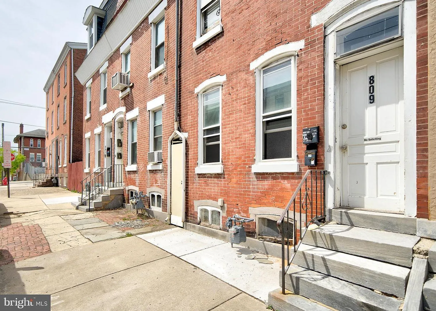 809 Green St — Photo 3