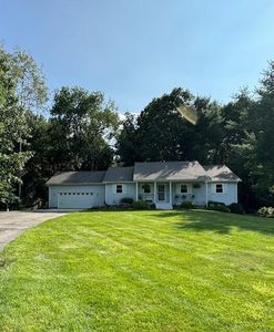 8075 Courtland Dr NE, Rockford, MI, 49341