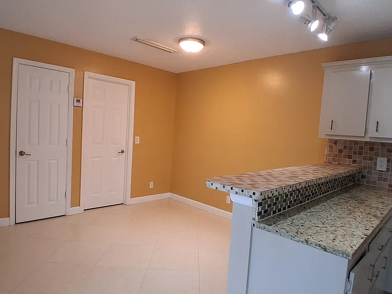 303 Waterview Dr — Photo 68