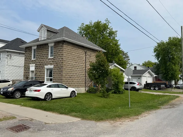 907 Fraser St, North Bay, ON P1B 3X7
