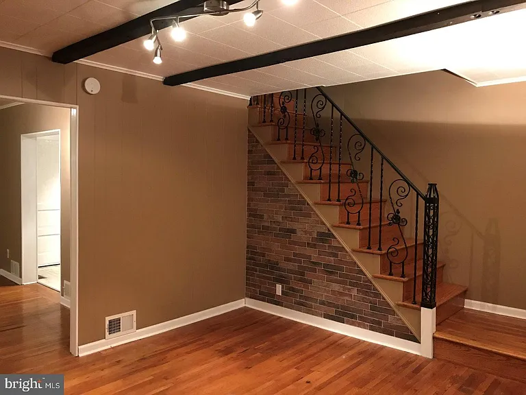 7219 Guyer Ave — Photo 2