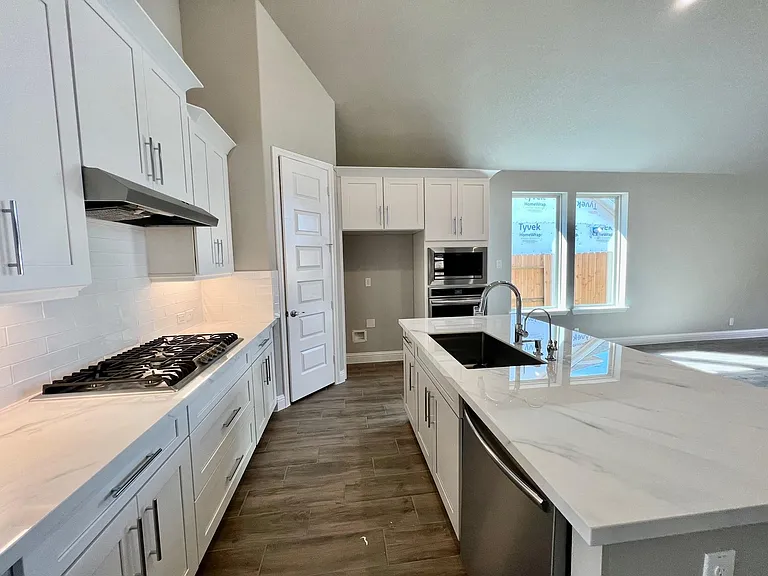 9503 Crescent Mill Dr — Photo 6