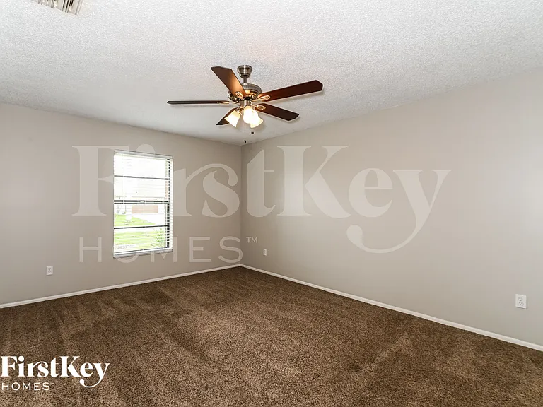 4404 SW 6th Pl — Photo 8