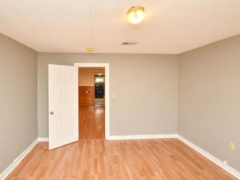 10 Milton St #2 — Photo 18