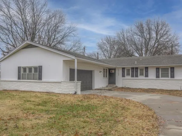 18108 E Hanthorn Dr, Independence, MO 64057