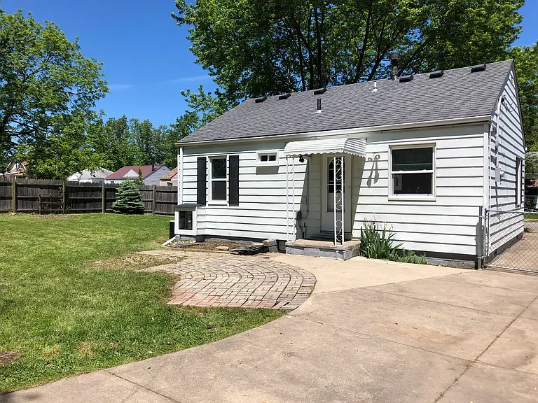 13603 Kirton Ave — Photo 26