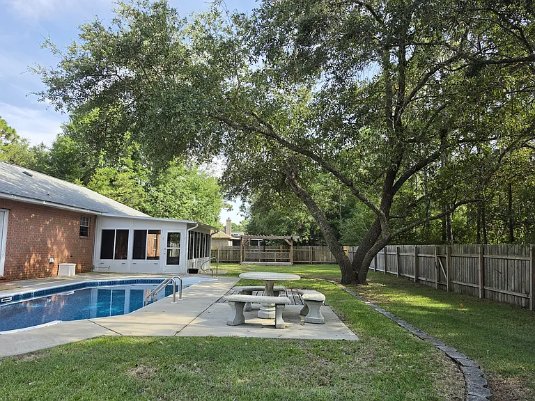 2501 Elkhart Dr — Photo 36