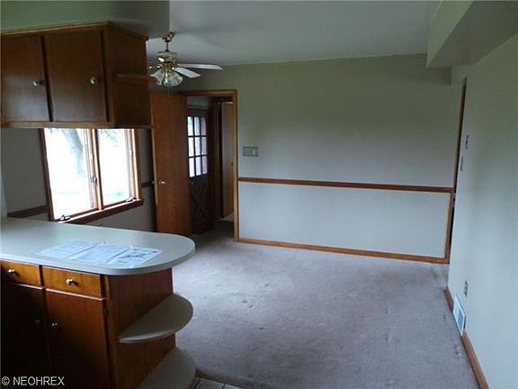 4th image of 2984 Oak St