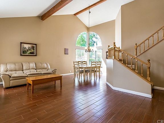 Great formal living room with dining just off the