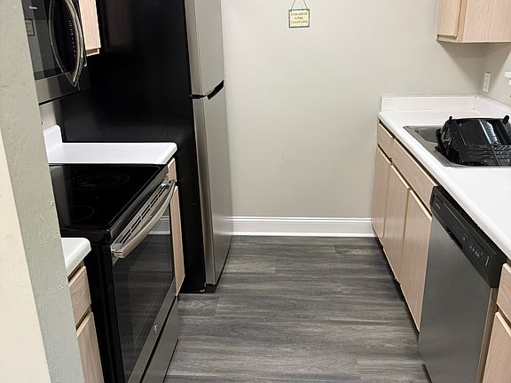 4th image of 2360 SW Archer Rd APT 1103