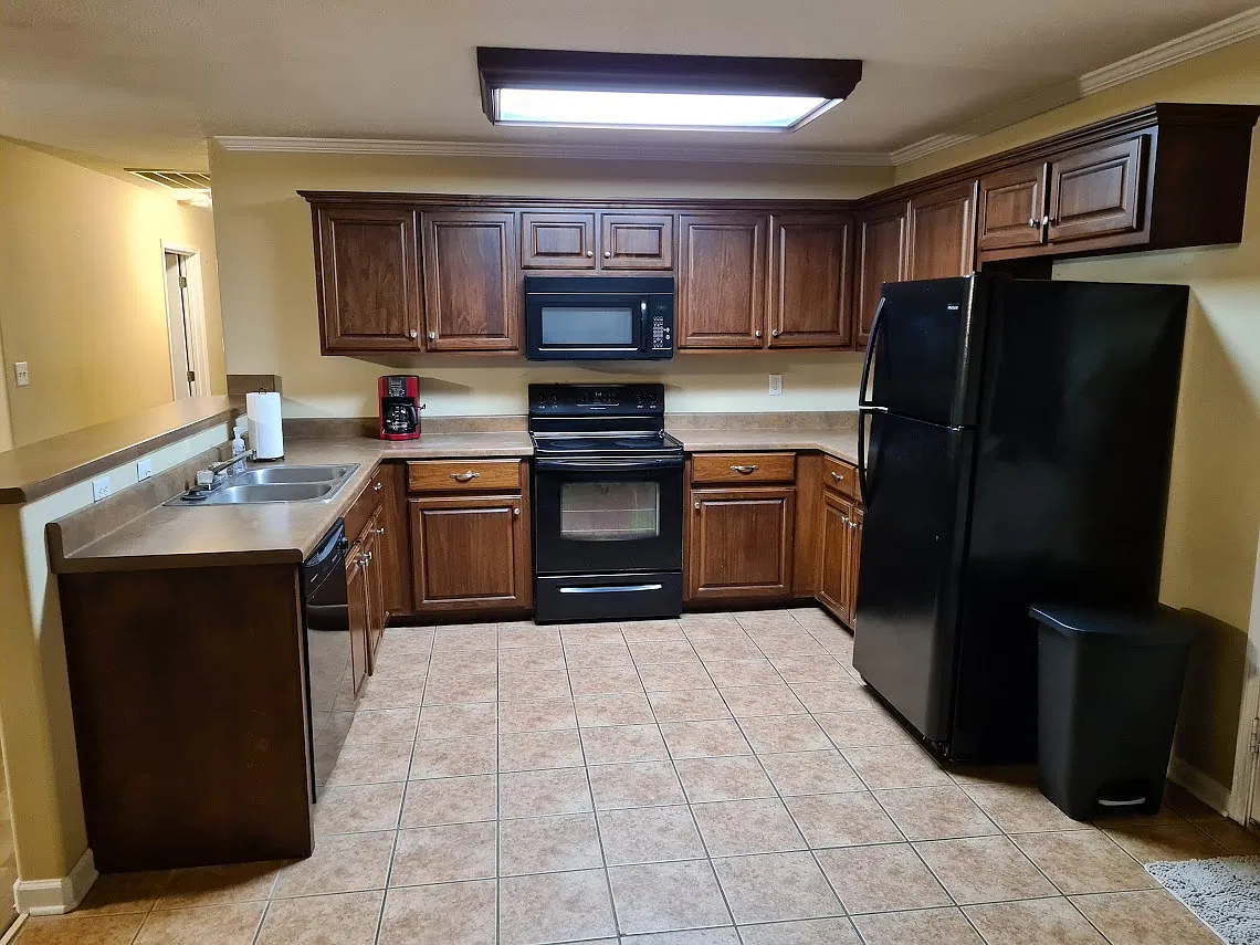 3 bed, 1367 sqft, $1,700 — Photo 2