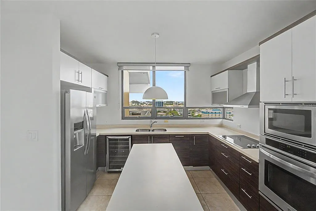 2 bed, 2.0 bath, 1809 sqft, $4,000 — Photo 4