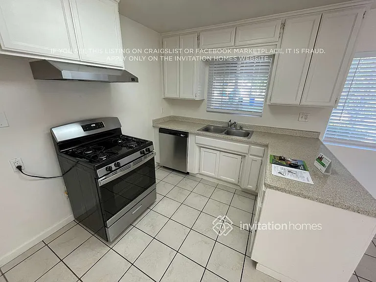 8892 Kelsey Dr — Photo 4