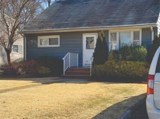 68 Hutchinson St, Clark, NJ 07066