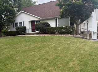 61 Phillips Rd, Rensselaer, NY 12144