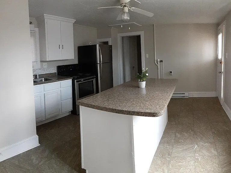 704 W Market St #3 — Photo 1