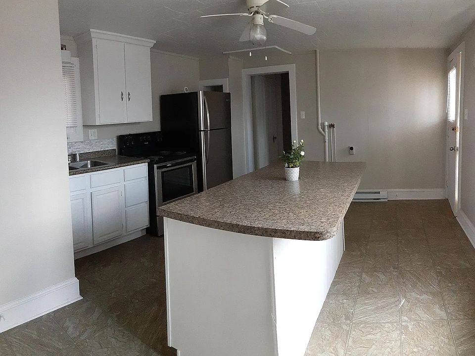 1st image of 704 W Market St #3