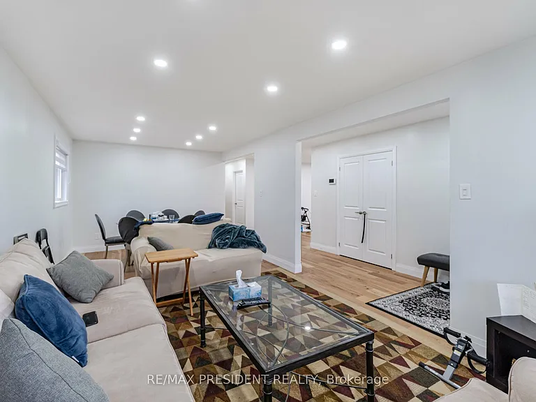13 Panorama Cres — Photo 8