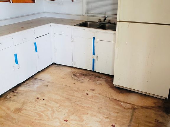 5th image of 659 Paul St