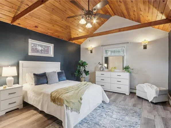 52 Angus St, Coventry, RI 02816