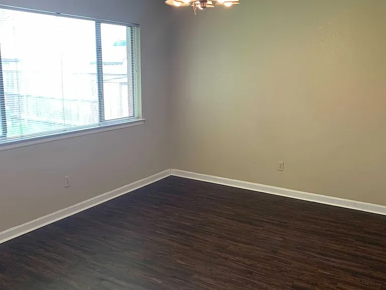 2621 Carrington Ln — Photo 8