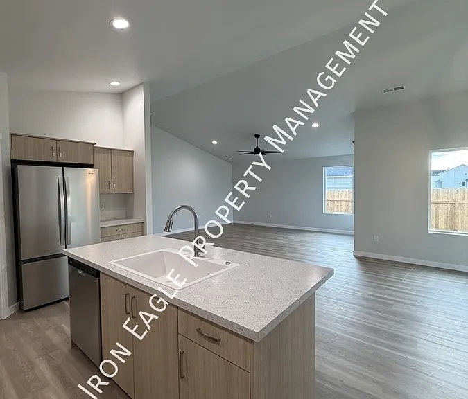 1628 Sunday Riv — Photo 2