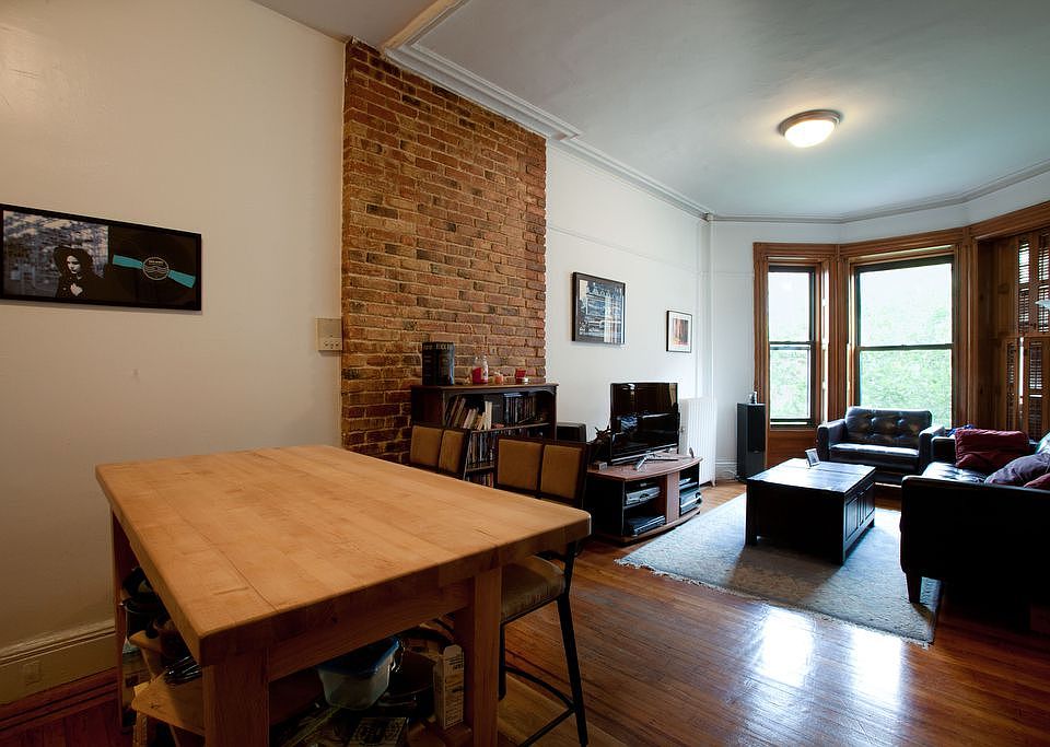 2nd image of 224 Lincoln Pl APT 4A