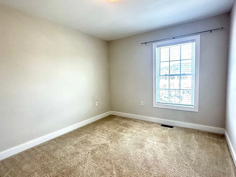 1224 Bluemoon Dr — Photo 12