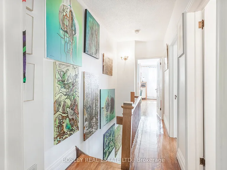 22 Martin Cres — Photo 13