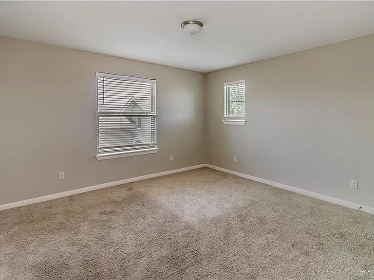 5217 Lost Creek Ln — Photo 12