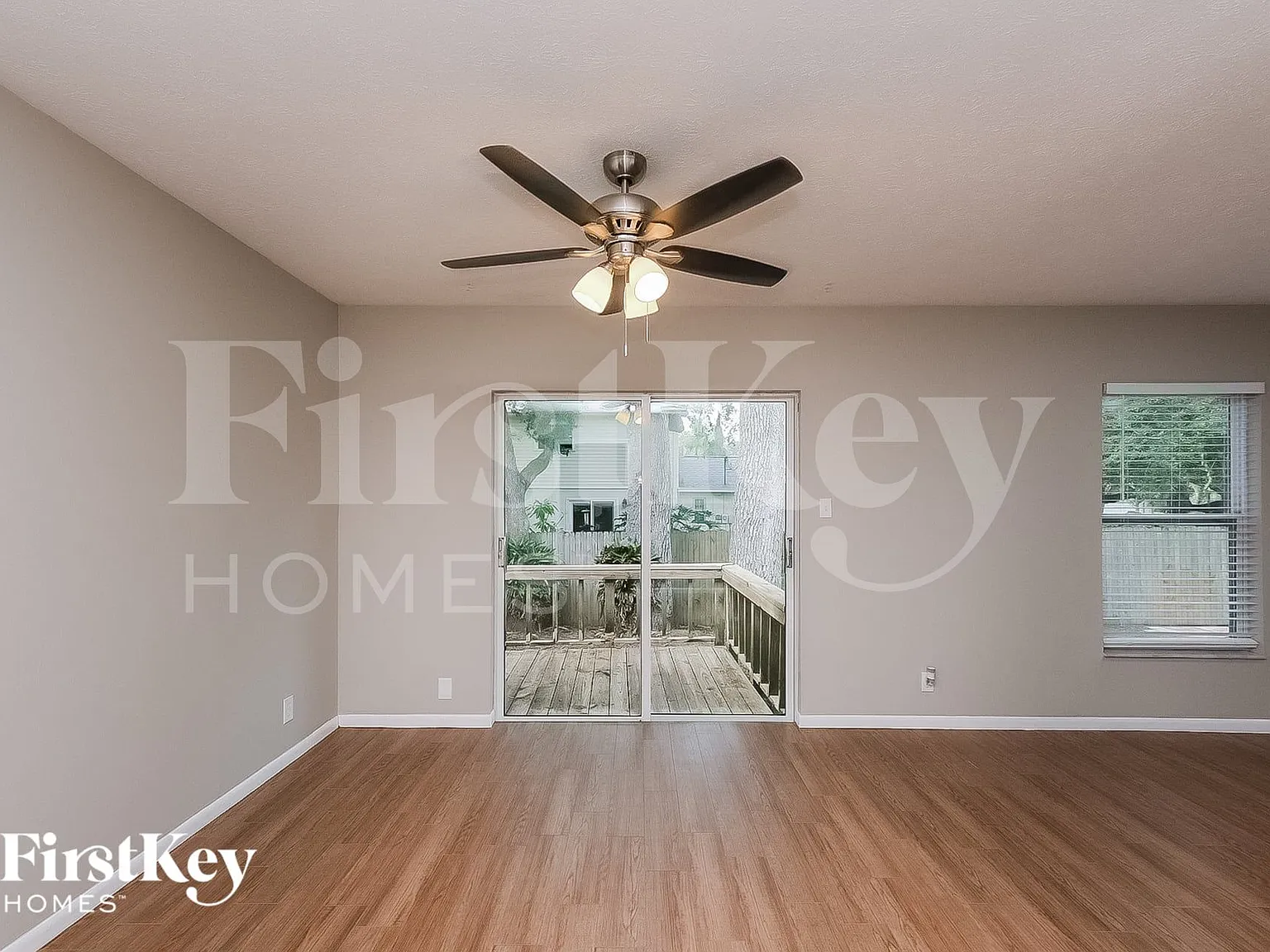 3 bed, 2.0 bath, 1368 sqft, $2,345 — Photo 3