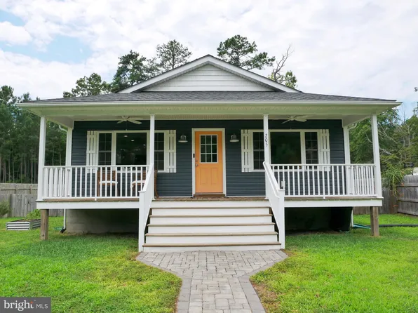 205 Greenway Dr, Colonial Beach, VA 22443