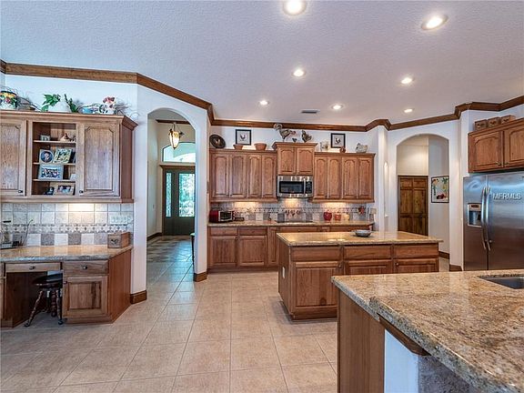 3rd image of 6231 Kingbird Manor Dr