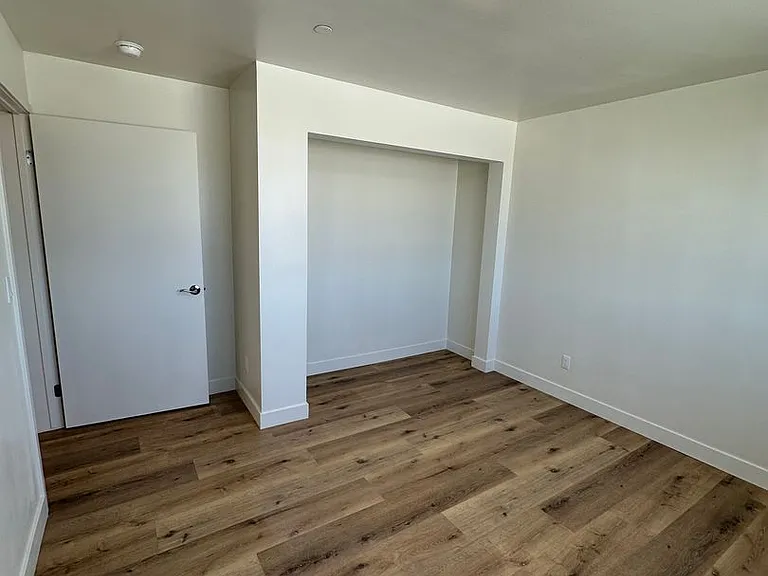 10914 S Main St #202 — Photo 16