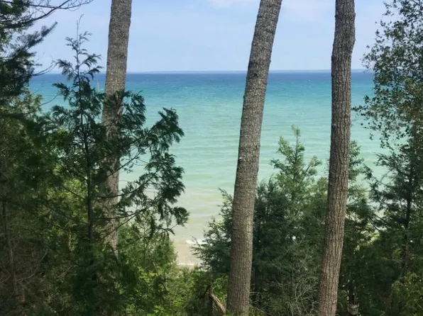 4440 W Us Highway 23, Cheboygan, MI 49721