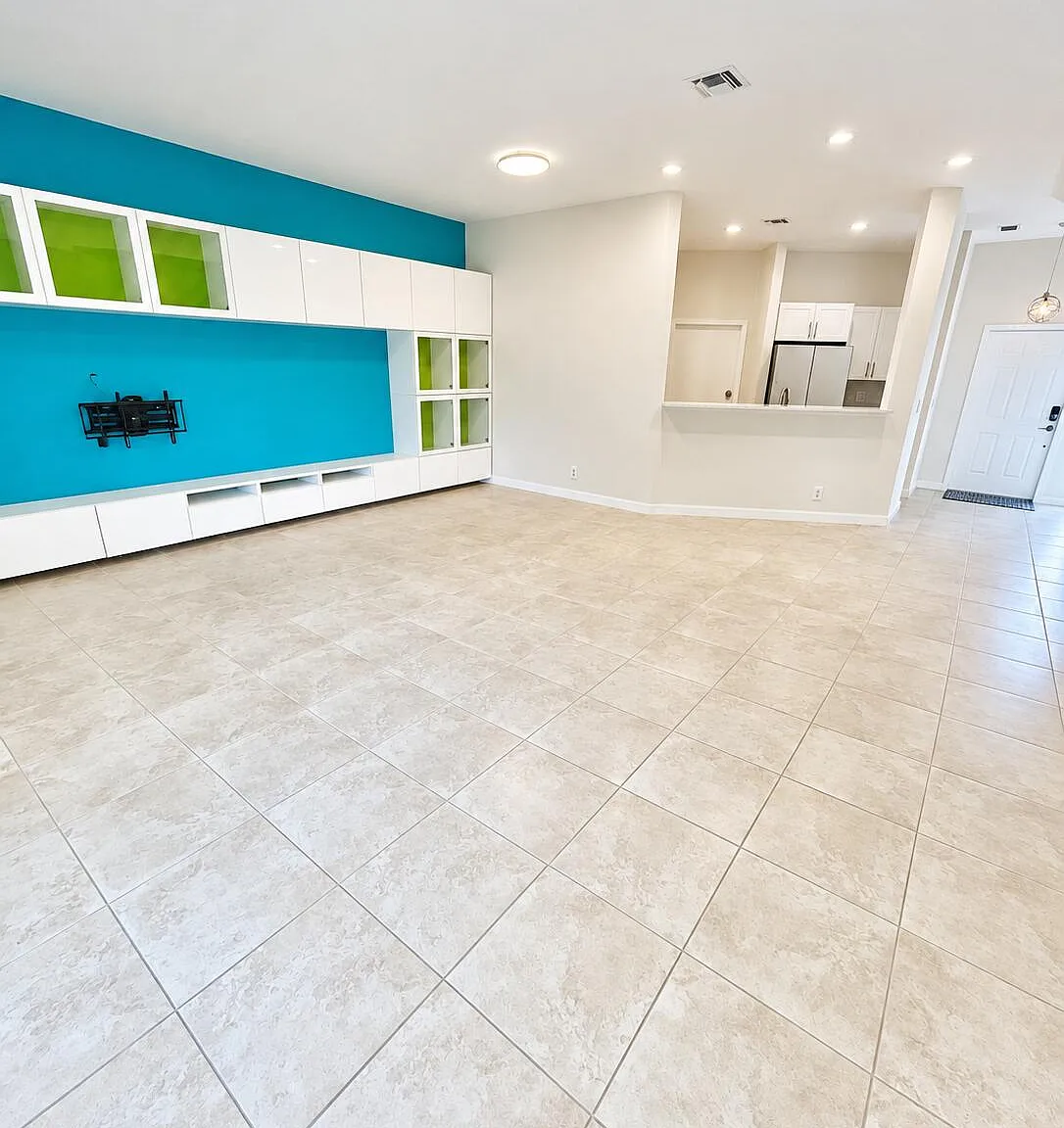 3 bed, 2.5 bath, 2138 sqft, $3,500 — Photo 4