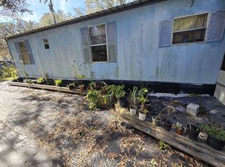 100 Hickory Dr, Crescent City, FL 32112