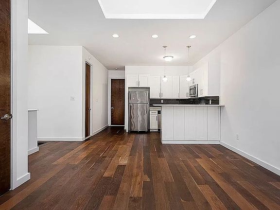 2nd image of 298 Weirfield St #3