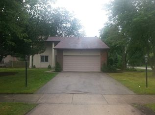 23 E Country Club Ct, Palatine, IL 60067