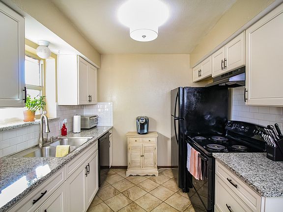 3rd image of 5201 Parkwood Ave
