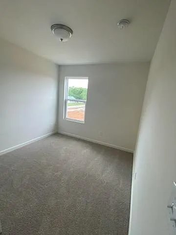107 Brighton Ln E — Photo 12