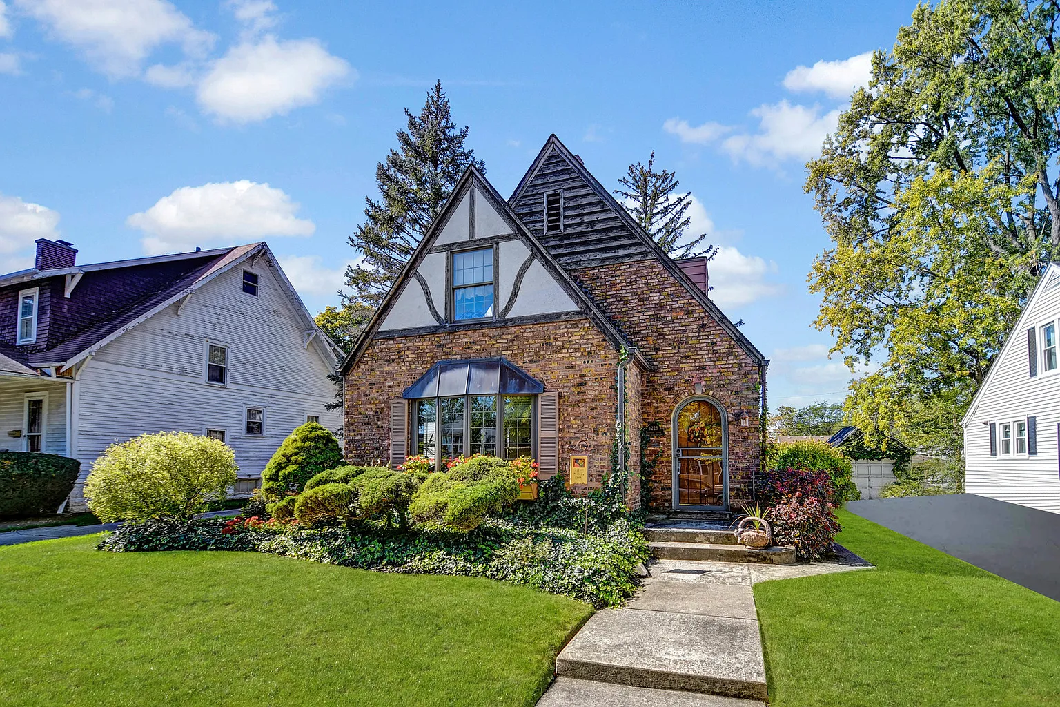 1228 Sunnyside Ave photo 1