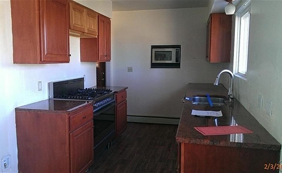 2nd image of 917 Gladis Dr