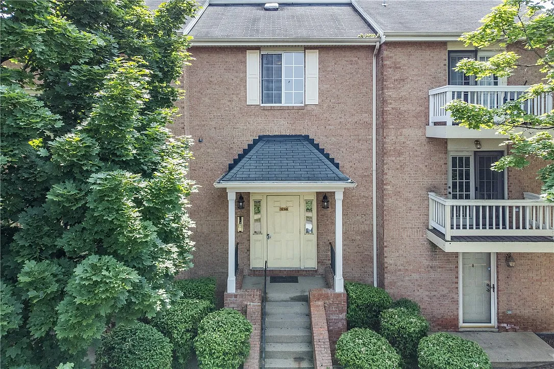 3266 Ward St #6 photo 1