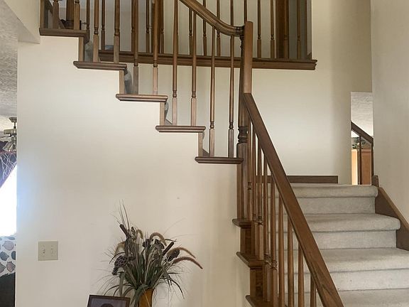 2nd image of 22 Wallace Dr