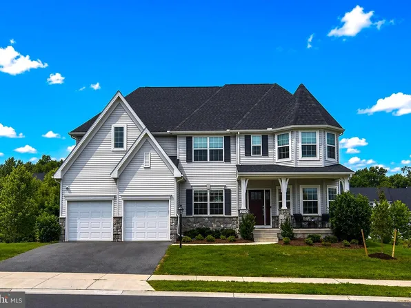 2710 Hillfield Dr, Frederick, MD 21702