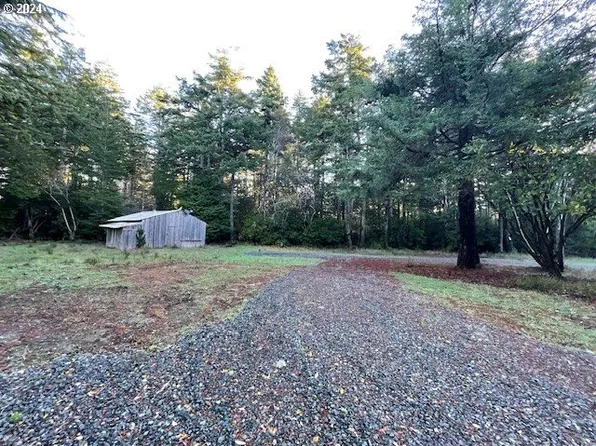 88757 Tokyo Ln, Bandon, OR 97411