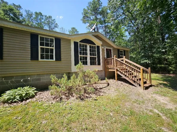 467 Oakland Rd, Farnham, VA 22460