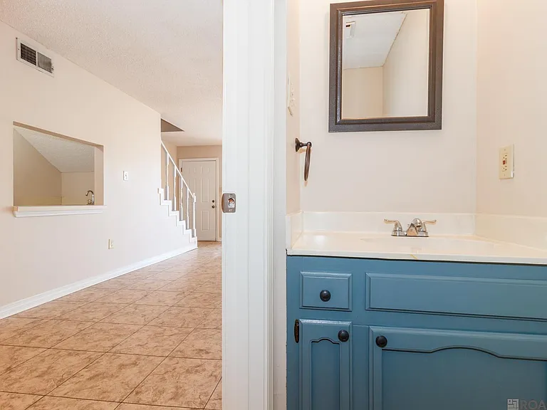 827 E Boyd Dr #C — Photo 12